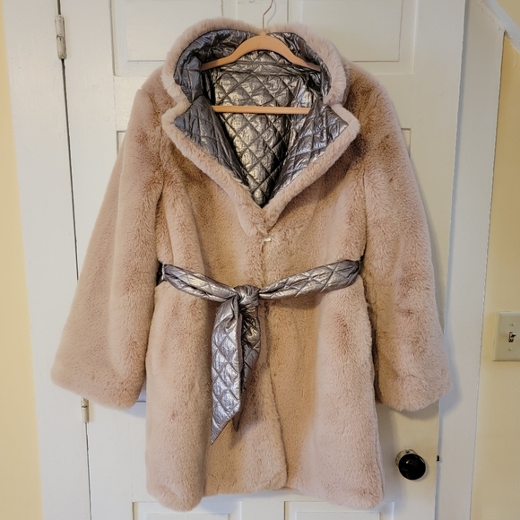 NWOT Reversible Faux Fur Coat - Picture 3 of 13